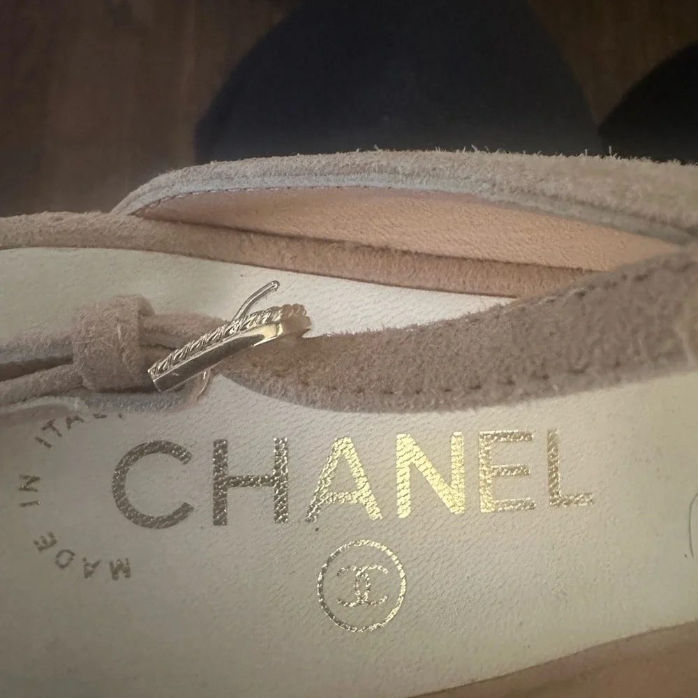 Authentic CHANEL Tan Suede Leather Sandal Heels 40-1/2 - Picture 6 of 7